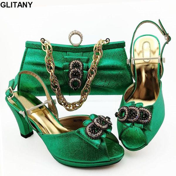 latest design decorated with appliques fashion italian women wedding pumps purse nigerian matching shoes and bag sets dress, Black
latest design decorated with appliques fashion italian women wedding pumps purse nigerian matching shoes and bag sets dress, Black