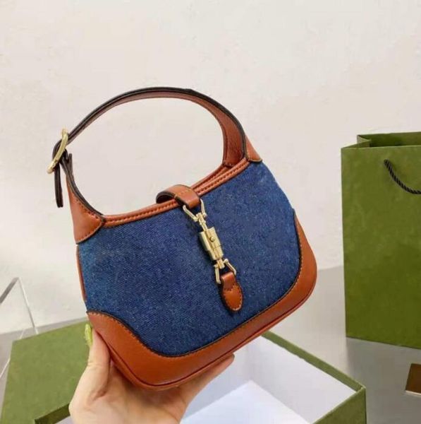 classic blue-brown color matching women's handbag canvas + leather underarms bags full of printed pattern shell purse women's shou
classic blue-brown color matching women's handbag canvas + leather underarms bags full of printed pattern shell purse women's shou
