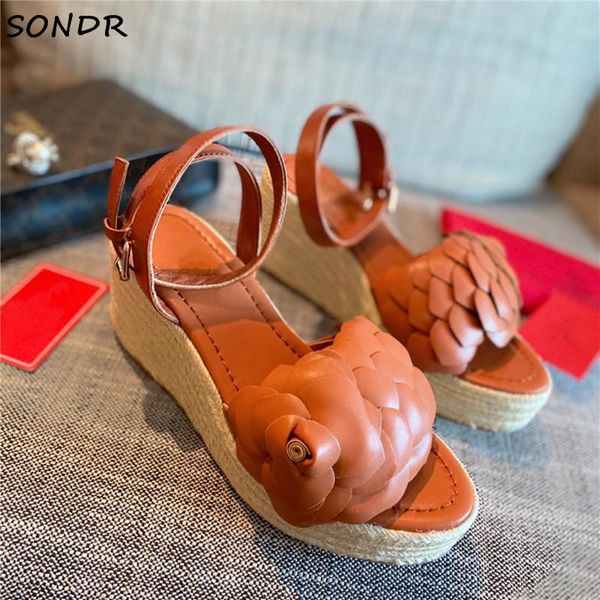 sandals 2021 fashion flower wedge women summer genuine leather platform gladiator design high heels party shoes woman, Black
sandals 2021 fashion flower wedge women summer genuine leather platform gladiator design high heels party shoes woman, Black