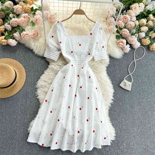 elegant seaside vacation retro heavy industry embroidery gentle dress female summer white square collar slim midi vestido 210420, Black;gray
elegant seaside vacation retro heavy industry embroidery gentle dress female summer white square collar slim midi vestido 210420, Black;gray