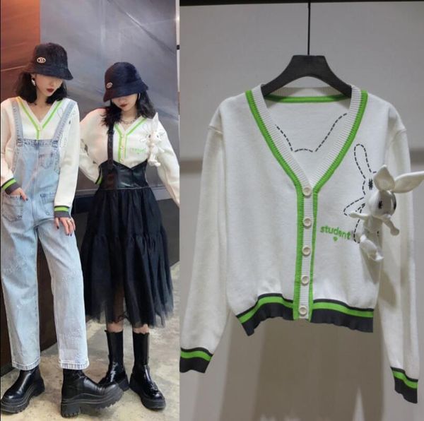 women's knits & tees 2021 spring color matching doll embroidered sweater v-neck short knitted cardigan coat, White
women's knits & tees 2021 spring color matching doll embroidered sweater v-neck short knitted cardigan coat, White