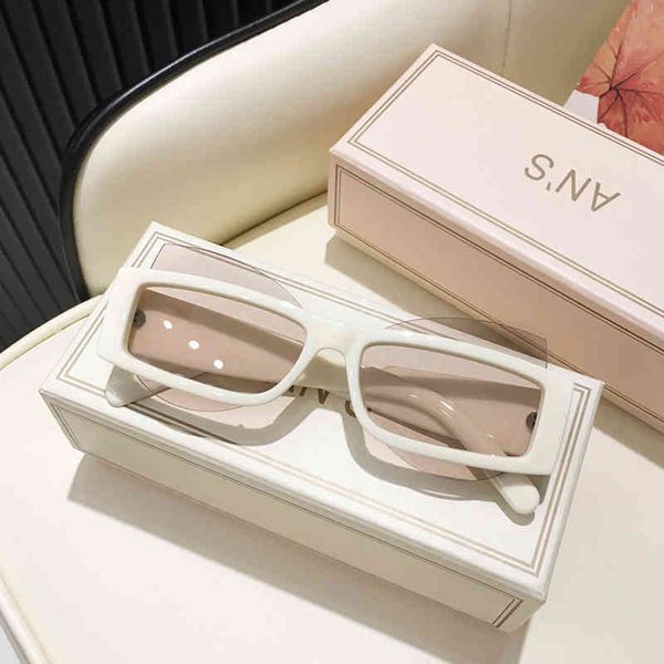 2021 summer 2021 brand designer women sunglasses oversized female fashion sun glasses for eyewear uv400 a520, White;black
2021 summer 2021 brand designer women sunglasses oversized female fashion sun glasses for eyewear uv400 a520, White;black
