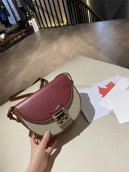 2021 cross body two-tone bag baking g gpaint small round chain single shoulder slanting saddle lock solid color versatile half moon women�
2021 cross body two-tone bag baking g gpaint small round chain single shoulder slanting saddle lock solid color versatile half moon women�