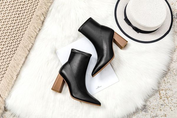 boots winter korean version plus velvet warm pointy thick heel fashion high short women's shoes, Black
boots winter korean version plus velvet warm pointy thick heel fashion high short women's shoes, Black