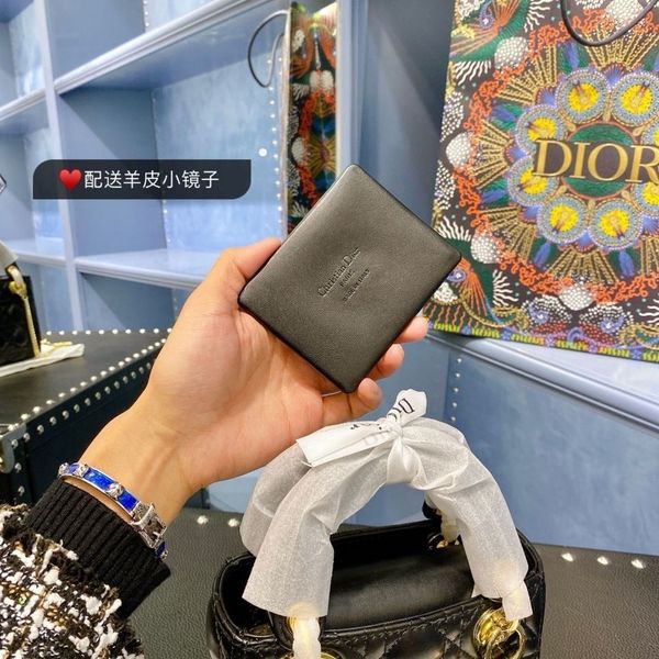 d dice di2021 casual handbag and fashionable hand-held cross carry small fragrance leather princess bagnid2
d dice di2021 casual handbag and fashionable hand-held cross carry small fragrance leather princess bagnid2