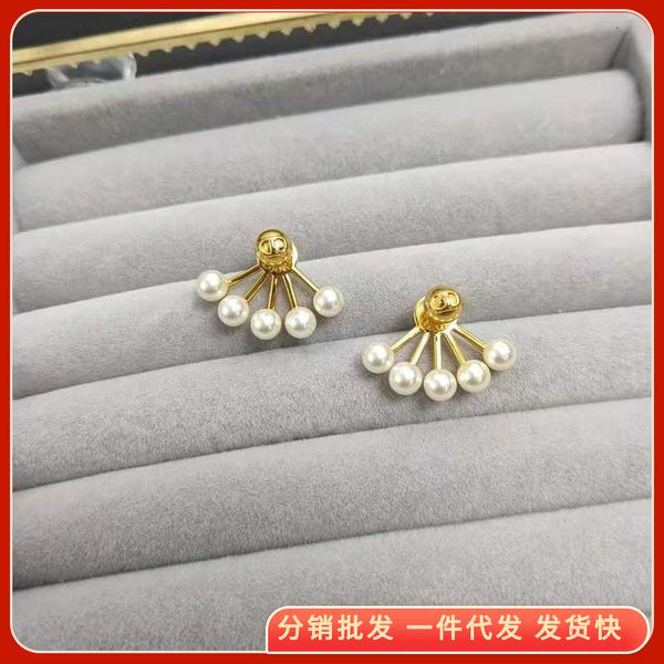 charms wang ziwen's same earrings female 2021 fashion pearl earrings temperament small high sense brass, Golden
charms wang ziwen's same earrings female 2021 fashion pearl earrings temperament small high sense brass, Golden