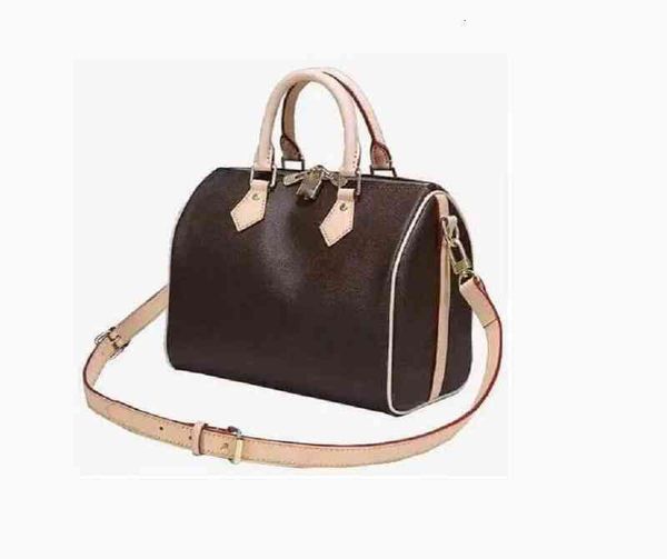 travel women messenger bag classic style fashion bags shoulder lady totes handbags speedy 30 cm with gold lock
travel women messenger bag classic style fashion bags shoulder lady totes handbags speedy 30 cm with gold lock