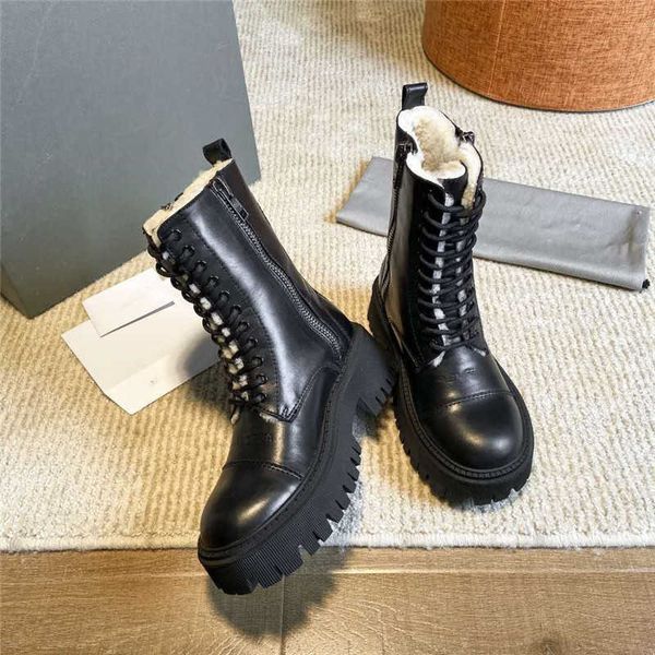 luxury designer strike women tractor black leather chunky combat boots boot with original box
luxury designer strike women tractor black leather chunky combat boots boot with original box