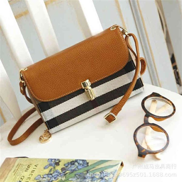 handbag east gate leather zipper woven messenger mobile phone bag fabric lattice with cowhide litchi pattern one shoulder, Black;red
handbag east gate leather zipper woven messenger mobile phone bag fabric lattice with cowhide litchi pattern one shoulder, Black;red