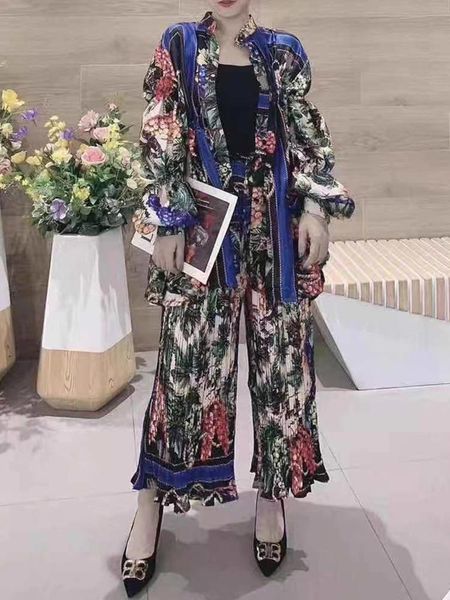 women's two piece pants retro geometric print lantern sleeve loose two-piece shirt ladies spring style + elastic waist draped wide leg, White
women's two piece pants retro geometric print lantern sleeve loose two-piece shirt ladies spring style + elastic waist draped wide leg, White
