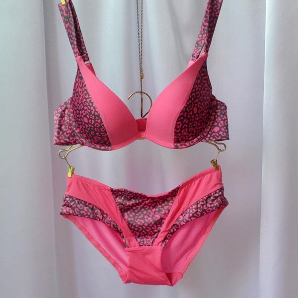 bras sets vs breathable bra set bikini up with snug slim cup underwear lingerie 2021 woman, Red;black
bras sets vs breathable bra set bikini up with snug slim cup underwear lingerie 2021 woman, Red;black