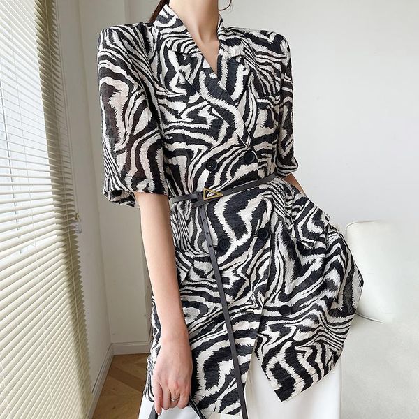 women's suits & blazers zcsmll 2021 summer korean style loose chiffon suit thin coat leopard printing fashion short sleeve female, White;black
women's suits & blazers zcsmll 2021 summer korean style loose chiffon suit thin coat leopard printing fashion short sleeve female, White;black