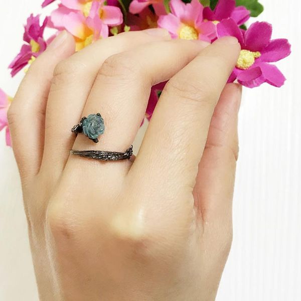 wedding rings fashion vintage creative couple black color rose flowers thorns design finger ring blue open arrival, Slivery;golden
wedding rings fashion vintage creative couple black color rose flowers thorns design finger ring blue open arrival, Slivery;golden