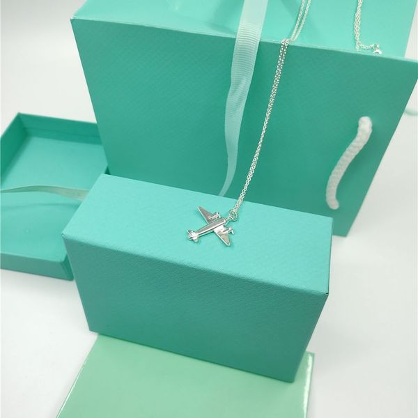 2021 trendy luxury brand original letter wedding couple heart necklace and airplane pendants for women sets, Silver
2021 trendy luxury brand original letter wedding couple heart necklace and airplane pendants for women sets, Silver