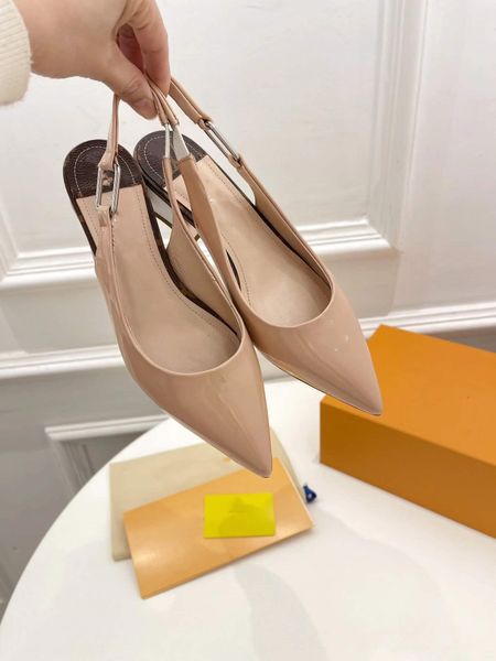 2021 woman/man sandals quality stylish slippers fashion classics sandal men women slipper flat shoes slide eu:35-41, Black
2021 woman/man sandals quality stylish slippers fashion classics sandal men women slipper flat shoes slide eu:35-41, Black