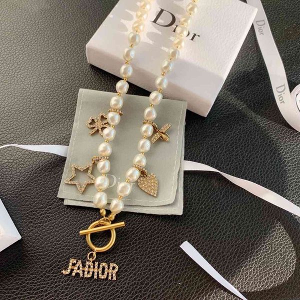 2021 new designer family letters pearl necklace young fashion opposite baroque clavicle women design, Silver
2021 new designer family letters pearl necklace young fashion opposite baroque clavicle women design, Silver
