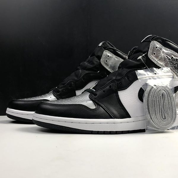air 1 high og wmns silver toe cd0461-001 1s i women men sports shoes sneakers trainers with original box, Black;white
air 1 high og wmns silver toe cd0461-001 1s i women men sports shoes sneakers trainers with original box, Black;white
