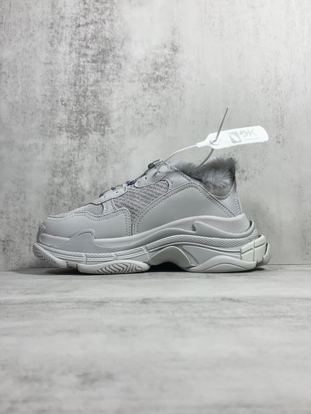 new great womens and mens track luxury designer beautiful sneaker casual designer shoes ~ womens and mens eu size 35-45 shoes trainers, Red;white
new great womens and mens track luxury designer beautiful sneaker casual designer shoes ~ womens and mens eu size 35-45 shoes trainers, Red;white