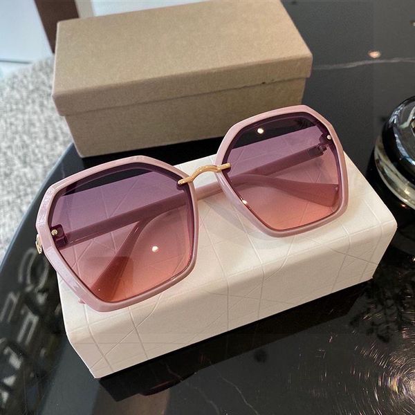 sunglasses women's polarized versatile fashion big frame travel pograph driving glasses, White;black
sunglasses women's polarized versatile fashion big frame travel pograph driving glasses, White;black