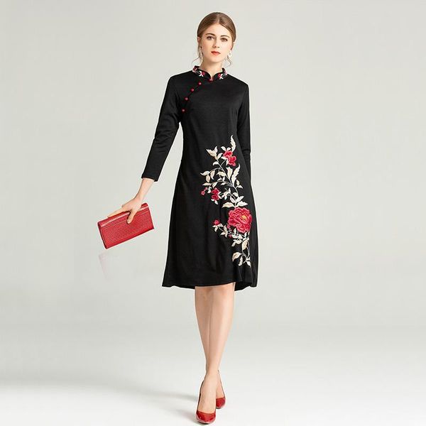 casual dresses 2021 spring autumn woman vintage embroidered dress female national style large size long cheongsam elegant vestidos, Black;gray
casual dresses 2021 spring autumn woman vintage embroidered dress female national style large size long cheongsam elegant vestidos, Black;gray