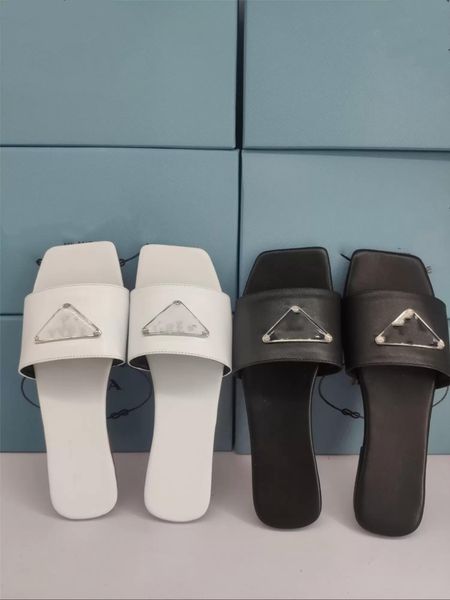 designer shoes square toe slippers leather in black and white luxury with box dust bags size 35-42 
designer shoes square toe slippers leather in black and white luxury with box dust bags size 35-42