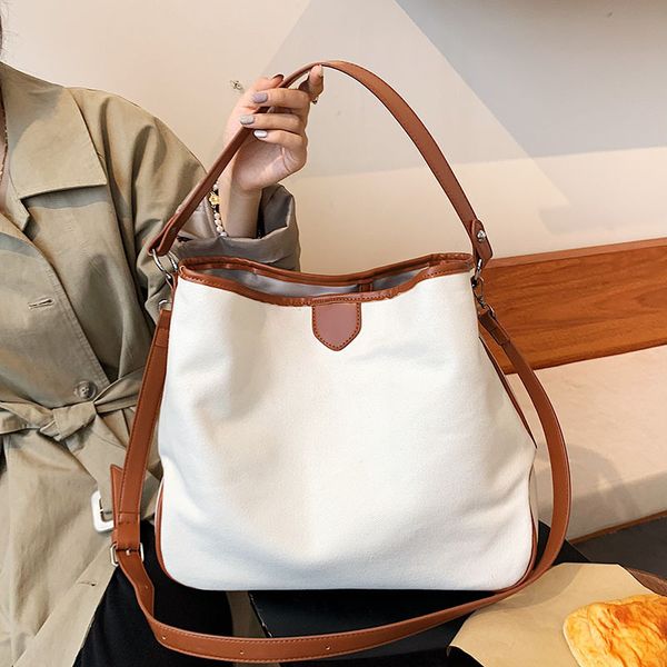 luxury handbags 2021 simple canvas tote bag summer soft leather texture one shoulder underarm commuter bag women's large capacity
luxury handbags 2021 simple canvas tote bag summer soft leather texture one shoulder underarm commuter bag women's large capacity