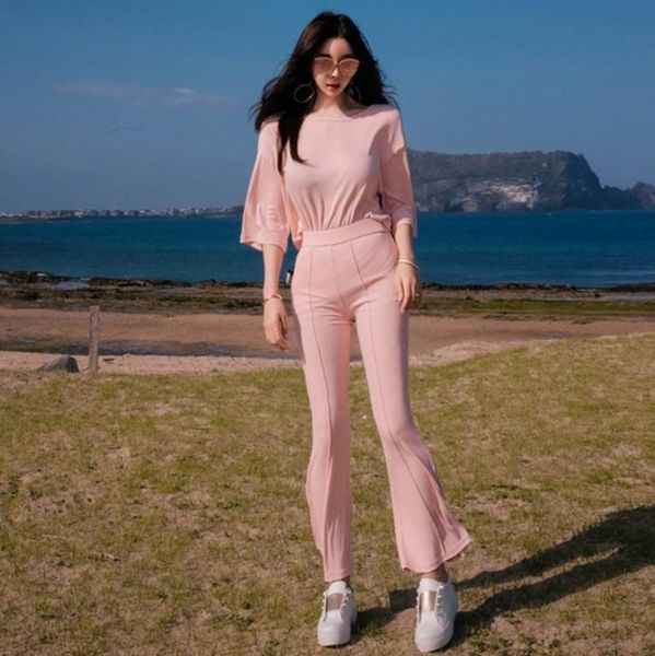 women's tracksuits 2021 direct selling cotton fashion suit solid color loose t-shirt + thin bell-bottoms casual two-piece female, Gray
women's tracksuits 2021 direct selling cotton fashion suit solid color loose t-shirt + thin bell-bottoms casual two-piece female, Gray