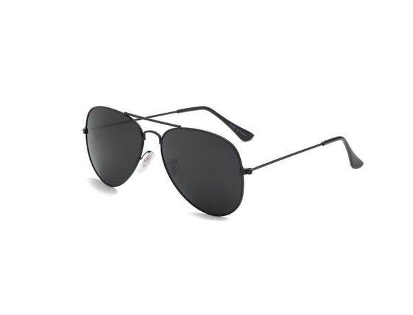 luxury designer men women sunglasses classic retro pilot eyewear adumbral goggle uv400 protection sun glasses metal frame with caes, White;black
luxury designer men women sunglasses classic retro pilot eyewear adumbral goggle uv400 protection sun glasses metal frame with caes, White;black