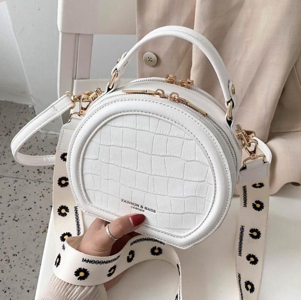 evening bags european and american fashion portable wide shoulder strap casual student bag single messenger 021 small round
evening bags european and american fashion portable wide shoulder strap casual student bag single messenger 021 small round