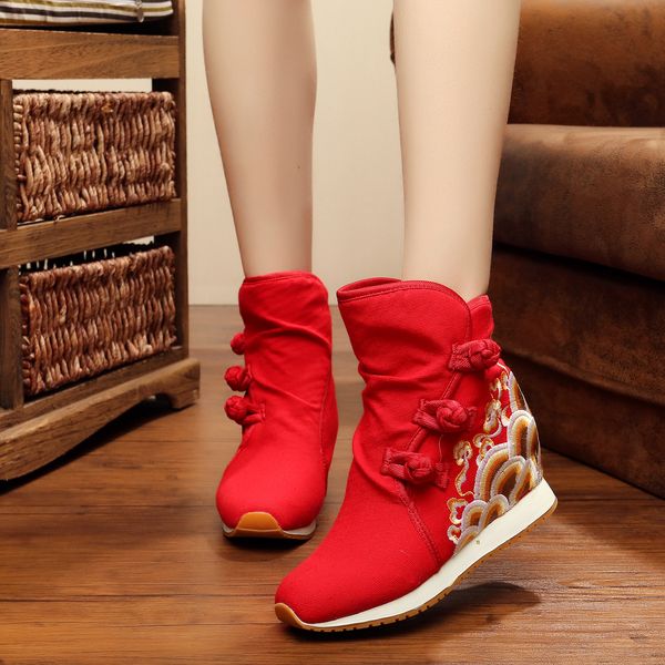 wave flower old beijing embroidered national style rubber sol winter two cotton boots, Black
wave flower old beijing embroidered national style rubber sol winter two cotton boots, Black