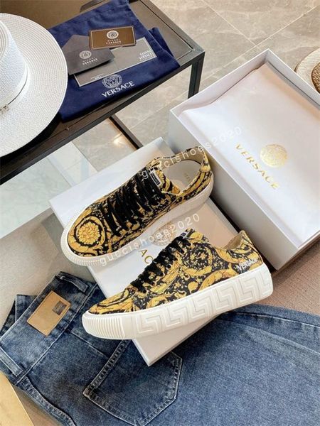 2021 fashion leather star women shoes woman leather short autumn winter ankle designer fashion brand women shoes size35-46, Black;red
2021 fashion leather star women shoes woman leather short autumn winter ankle designer fashion brand women shoes size35-46, Black;red