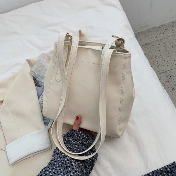 evening bags ladies fashion crossbody for women bag 2021 high capacity shoulder handbag female pu leather messenger
evening bags ladies fashion crossbody for women bag 2021 high capacity shoulder handbag female pu leather messenger