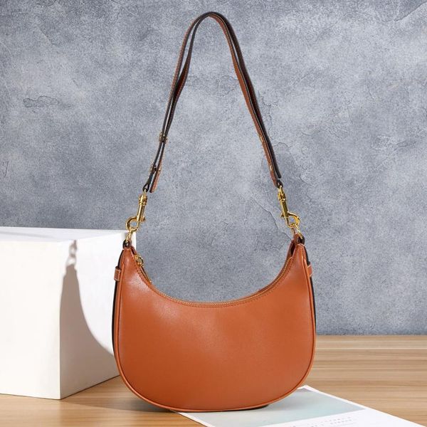 evening bags 2021 korean minority leather armpit moon bag versatile women's fashion trend
evening bags 2021 korean minority leather armpit moon bag versatile women's fashion trend