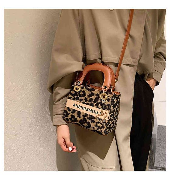 print autumn and winter leopard small 2021 new women's versatile messenger fashion portable diana bag
print autumn and winter leopard small 2021 new women's versatile messenger fashion portable diana bag