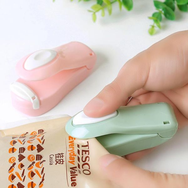 portable mini electric heat plastic bag sealing machine for household kitchen snack storage supplies clips
portable mini electric heat plastic bag sealing machine for household kitchen snack storage supplies clips