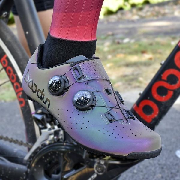 men dazzling carbon road cycling shoes ultralight self-locking bike breathable bicycle racing roadbike footwear, Black
men dazzling carbon road cycling shoes ultralight self-locking bike breathable bicycle racing roadbike footwear, Black