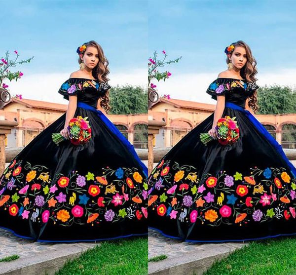 2022 gothic black blue quinceanera dresses mexican charro flowers embroidered off shoulder ball gown theme sweet 16 dress 15 girls, Blue;red
2022 gothic black blue quinceanera dresses mexican charro flowers embroidered off shoulder ball gown theme sweet 16 dress 15 girls, Blue;red