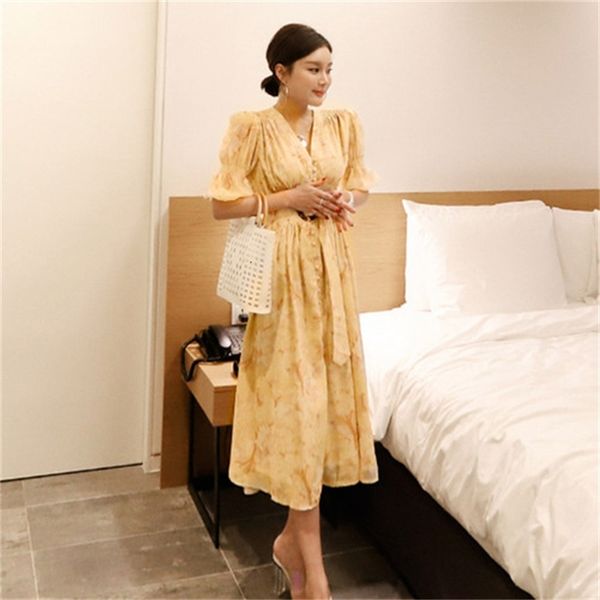 casual dresses summer women vintage v-neck puff sleeve single-breasted yellow print beach runway celebrity party dress with b, Black;gray
casual dresses summer women vintage v-neck puff sleeve single-breasted yellow print beach runway celebrity party dress with b, Black;gray