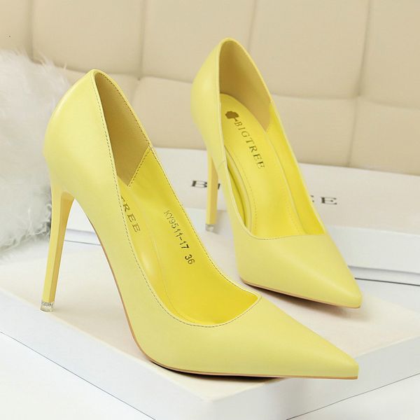 dress shoes heels solid color design pointed toe pumps women super high ladies shoes arrival, Black
dress shoes heels solid color design pointed toe pumps women super high ladies shoes arrival, Black