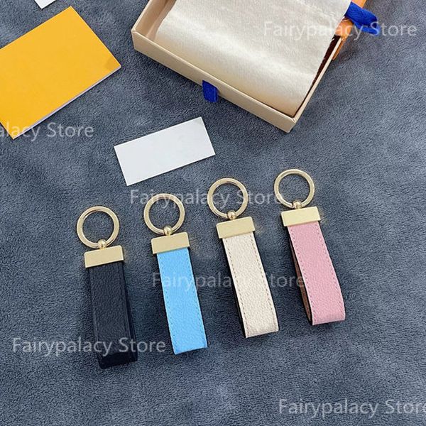 2022 keychain brand designer key chain mens luxury car keyring womens buckle keychains handmade leather men women bags pendant accessories m, Silver
2022 keychain brand designer key chain mens luxury car keyring womens buckle keychains handmade leather men women bags pendant accessories m, Silver
