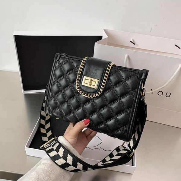 simple and versatile net red high-quality texture diamond lattice stitching shoulder diagonal women niche designer bag cross body
simple and versatile net red high-quality texture diamond lattice stitching shoulder diagonal women niche designer bag cross body