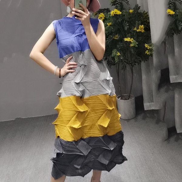fashion colorblock diamond pleat design stand collar sleeveless loose plus woman dress casual wild tide summer tv dresses, Black;gray
fashion colorblock diamond pleat design stand collar sleeveless loose plus woman dress casual wild tide summer tv dresses, Black;gray