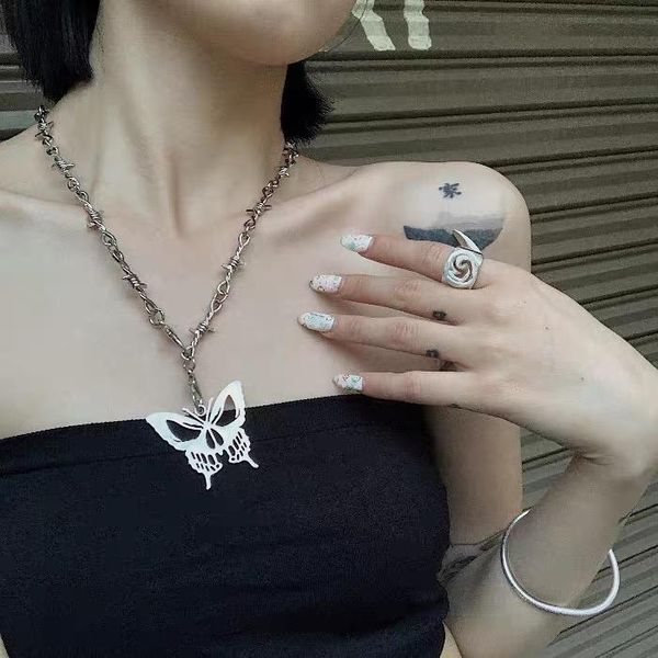 pendant necklaces hip hop skull pattern butterfly shape metal thorns chain necklace for women girl punk harajuku choker jewelry, Silver
pendant necklaces hip hop skull pattern butterfly shape metal thorns chain necklace for women girl punk harajuku choker jewelry, Silver