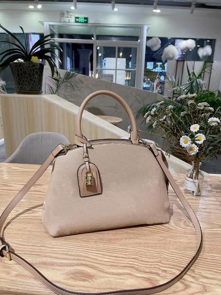 handbag montaigne bag tote embossed single shoulder backpack leather messenger designer bags woman womens handbags women
handbag montaigne bag tote embossed single shoulder backpack leather messenger designer bags woman womens handbags women