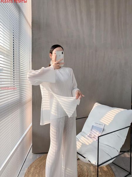 women's two piece pants miyake fold fashion suit female pure color net version with vest and sunscreen casual three-piece pleat three s, White 
women's two piece pants miyake fold fashion suit female pure color net version with vest and sunscreen casual three-piece pleat three s, White