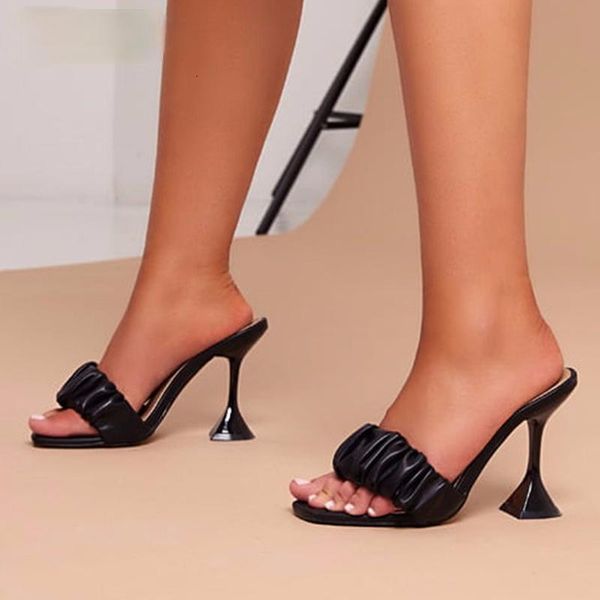slippers fashion strange style women square open toe slip on slides summers beach shoes black whtie e94v
slippers fashion strange style women square open toe slip on slides summers beach shoes black whtie e94v