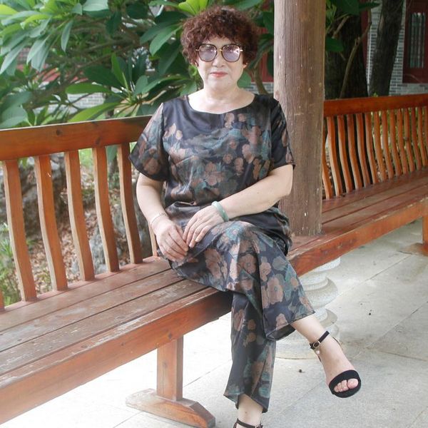 plus size tracksuits short sleeve summer 2 piece outfits for women pants and 6xl 7xl print vintage two set fashion h440, Black
plus size tracksuits short sleeve summer 2 piece outfits for women pants and 6xl 7xl print vintage two set fashion h440, Black