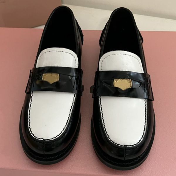 designer women dress shoes 2022 early spring catwalk style patent leather coin loafers lady leather trample lazy loafer, Black
designer women dress shoes 2022 early spring catwalk style patent leather coin loafers lady leather trample lazy loafer, Black