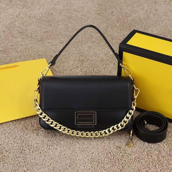 designer handbags 2022 new baguette bag genuine leather fashion magnetic hasp detchable shoulder strap bag
designer handbags 2022 new baguette bag genuine leather fashion magnetic hasp detchable shoulder strap bag