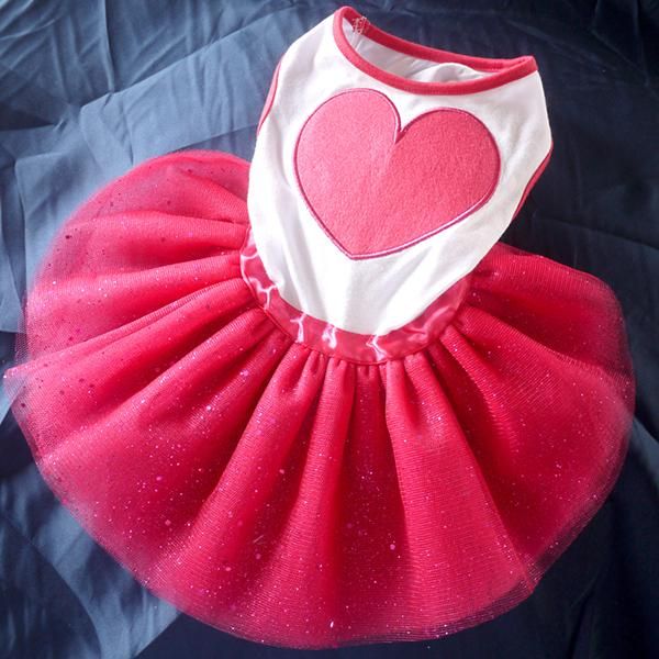 dog apparel party dress lace tutu heart print cute pet cat princess skirt clothes
dog apparel party dress lace tutu heart print cute pet cat princess skirt clothes